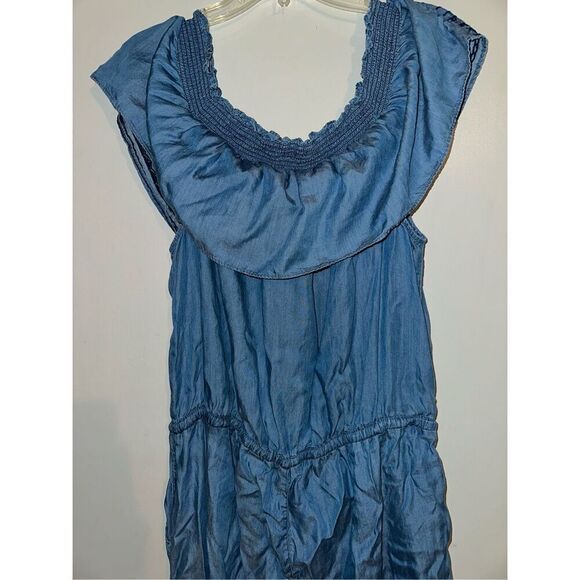 Crown & Ivy Chambray Jumpsuit Size XL Blue Ruffle Off The Shoulder Drawstring Wa - Picture 4 of 6